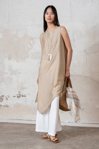 TOP LARGO ASIMÉTRICO BEIGE