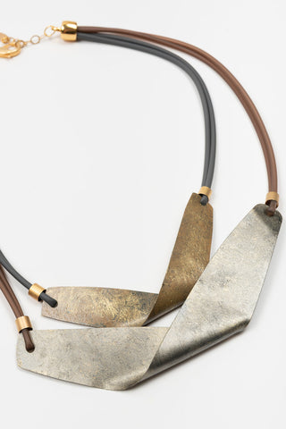 COLLAR CORTO FL PRIVATE DOS CUERDAS CINTAS RÍGIDAS ORO Y GRIS