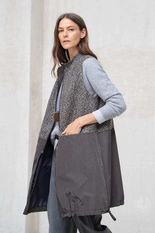 CHALECO MANTOVA LARGO DOS TEJIDOS GRIS