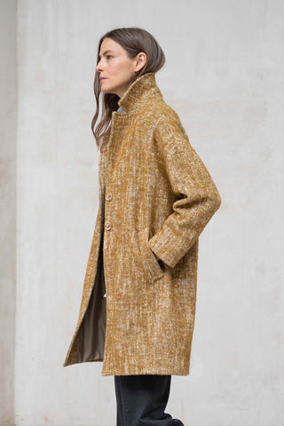 ABRIGO MONZA MOSTAZA JASPEADO