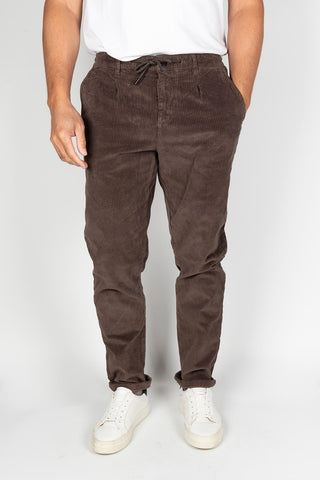 Pantalón de pana Guy Marlow marrón