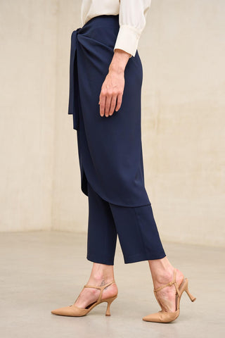 Pantalón Cunde con sobrefalda azul marino