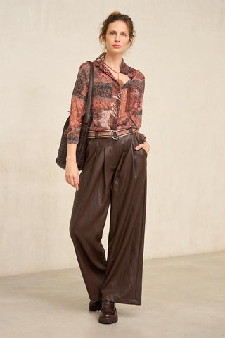 Pantalón Numa marrón chocolate piel vegana